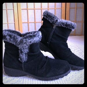 Khombu short boots size 8